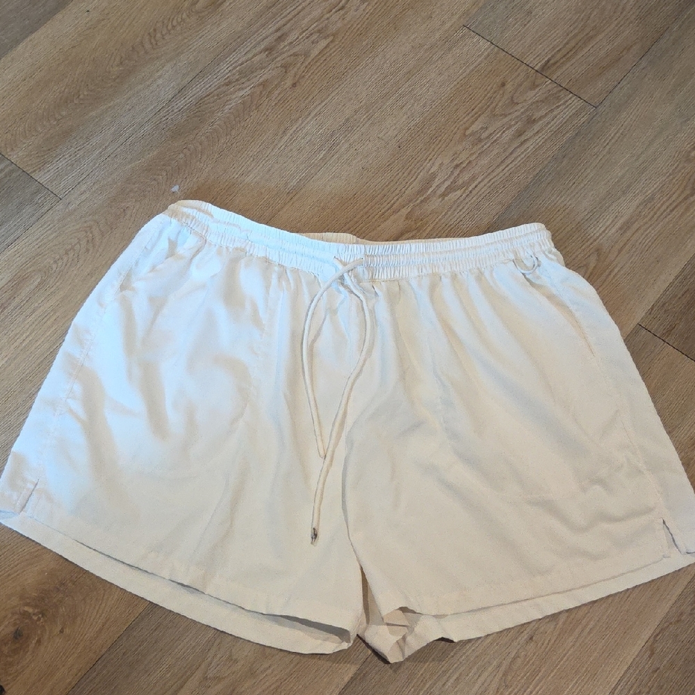 Outdoor Voices Men's Cream Athletic Shorts